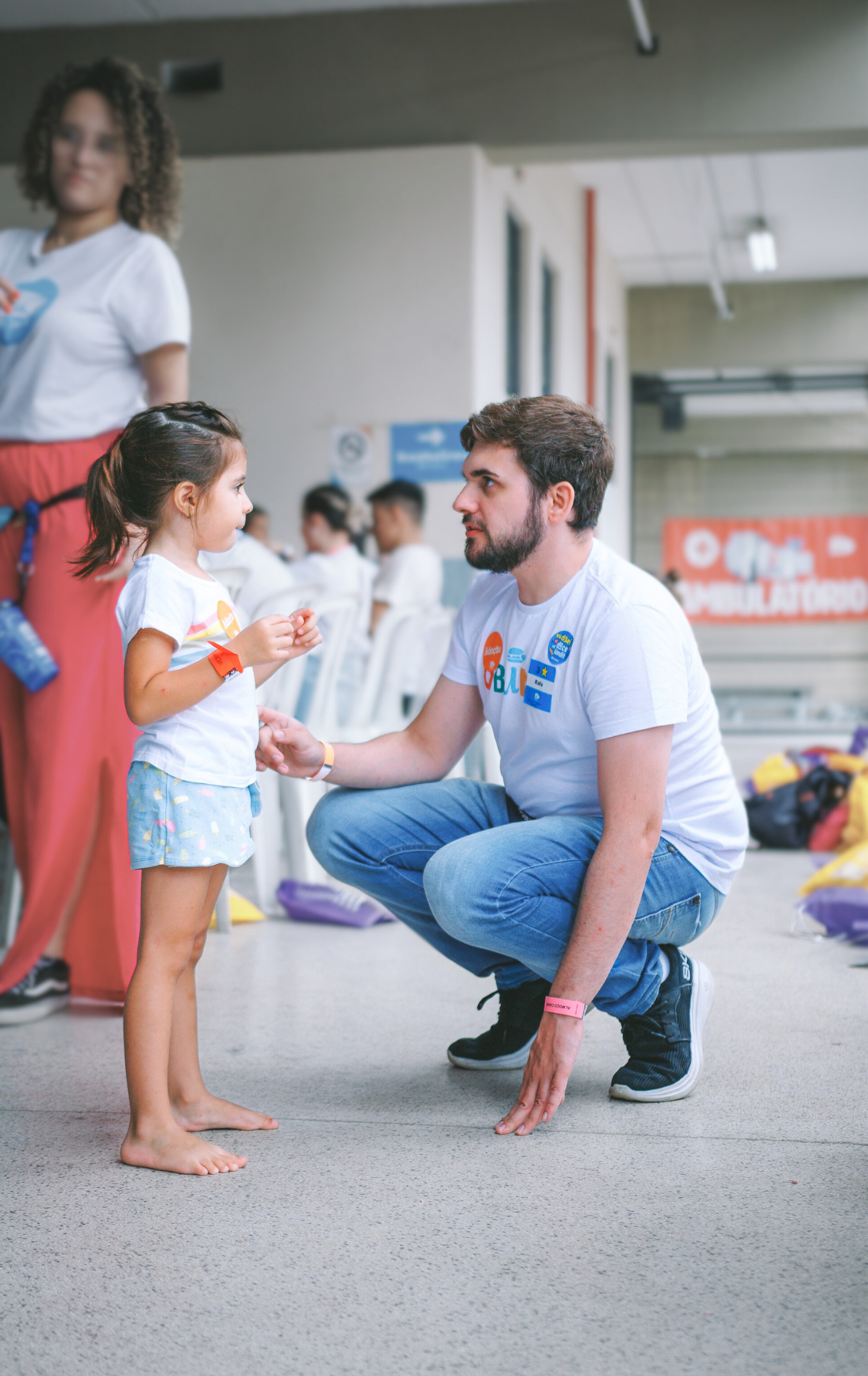 Rafael Milanesi em ação social infantil